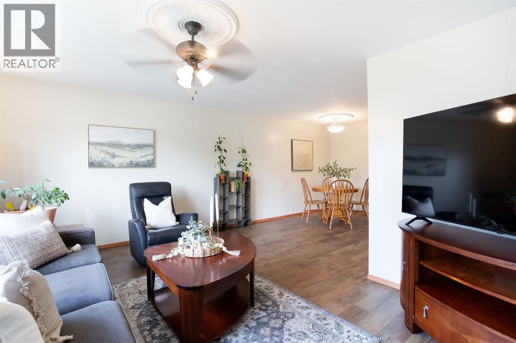 Property at 39 Elk Hill SE image 2