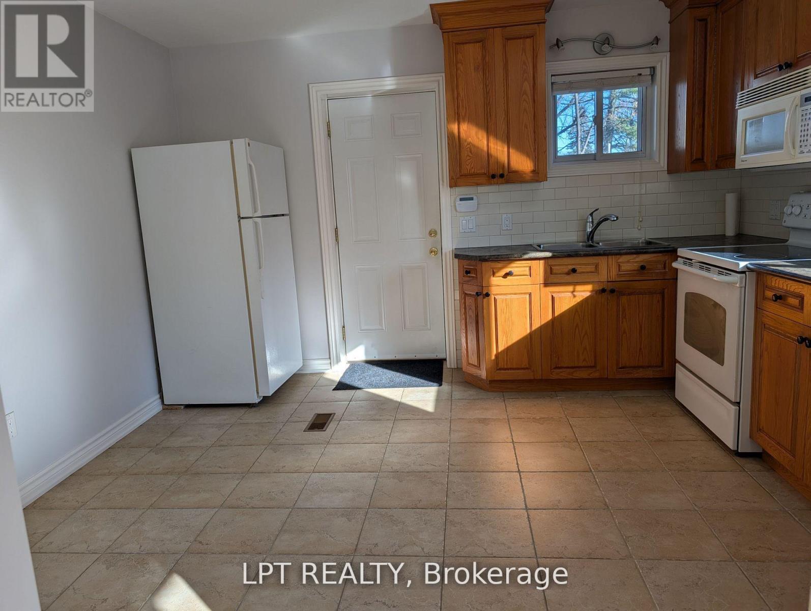 Main - 9 Atkinson Avenue, Toronto, Ontario  M1E 4B6 - Photo 6 - E12334713