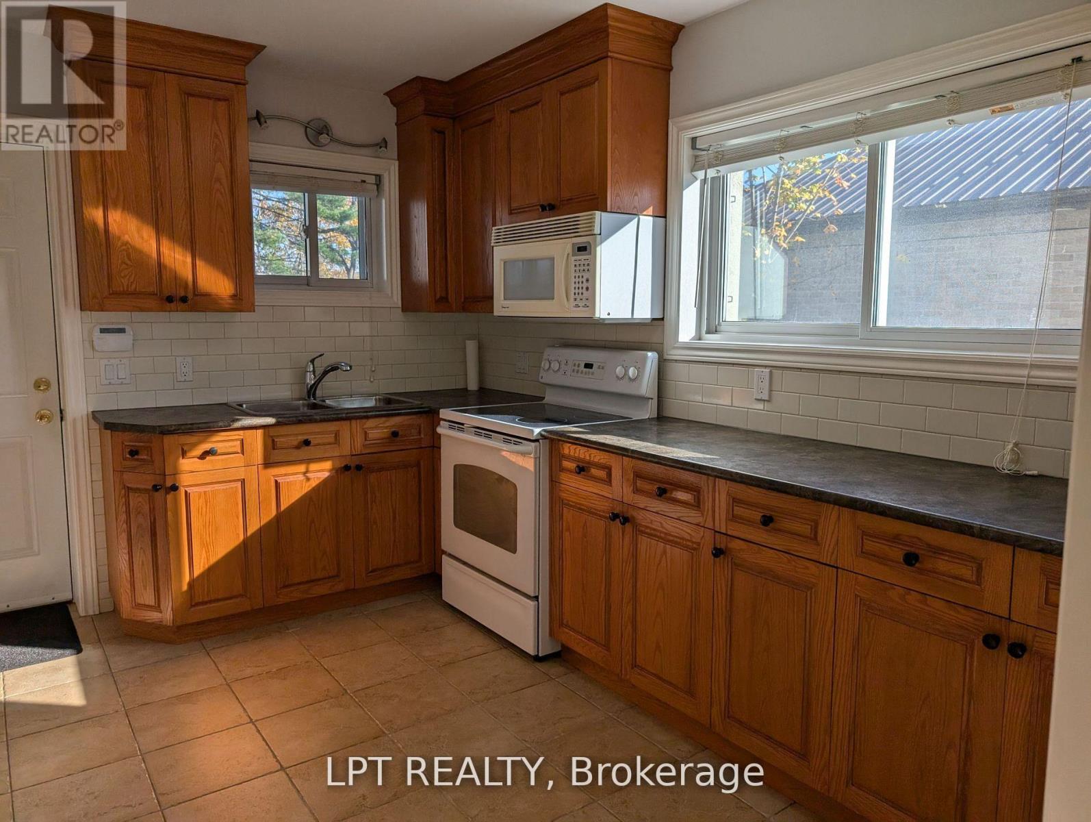 Main - 9 Atkinson Avenue, Toronto, Ontario  M1E 4B6 - Photo 7 - E12334713