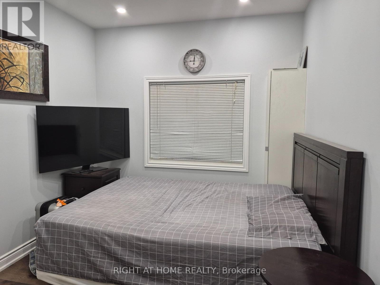 Property at 11 LESTERWOOD CRESCENT image 3
