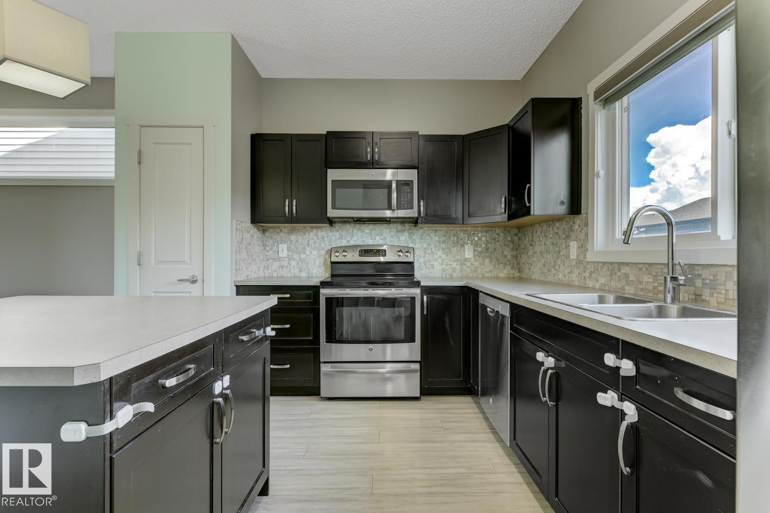 2888 Maple Wy Nw, Edmonton, Alberta  T6T 0T4 - Photo 10 - E4452119