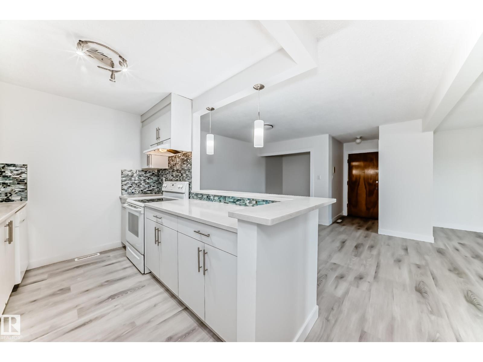 #202 2908 105a Street Nw, Edmonton, Alberta  T6J 4J4 - Photo 5 - E4452136