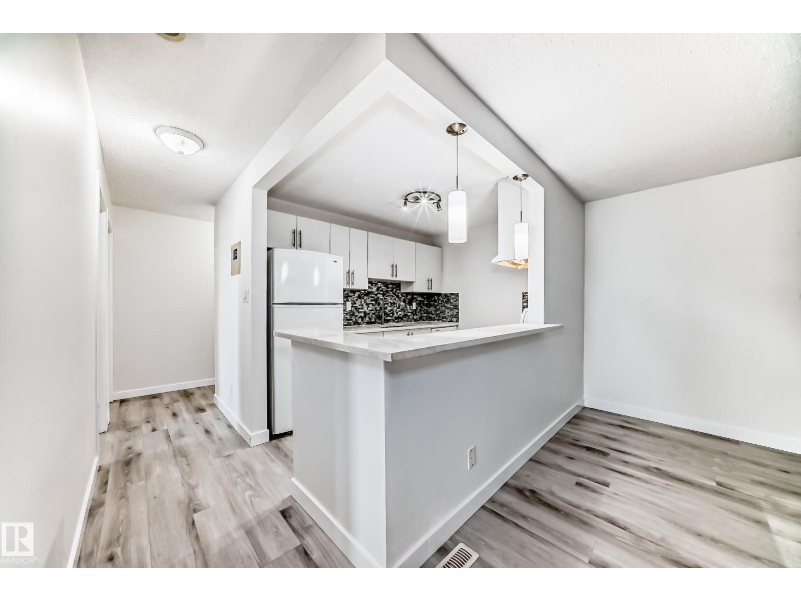 #202 2908 105a Street Nw, Edmonton, Alberta  T6J 4J4 - Photo 3 - E4452136