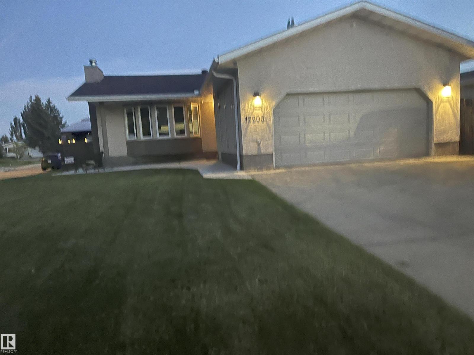 12203 147 Av Nw Nw, Edmonton, Alberta  T5X 1V4 - Photo 1 - E4451163