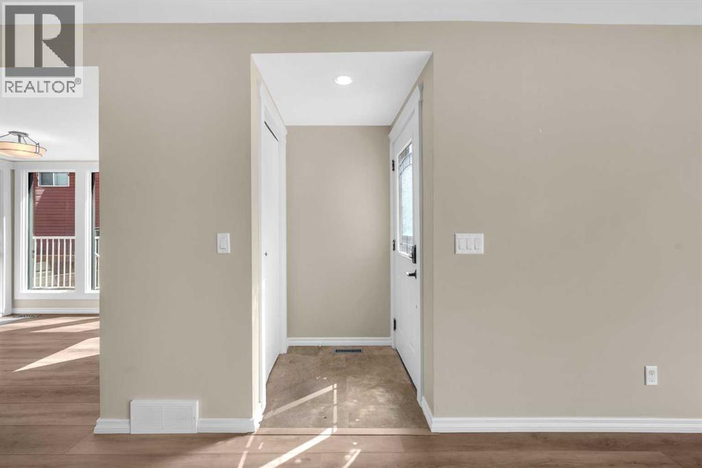 Property at 15 Ranch Glen Drive NW image 4