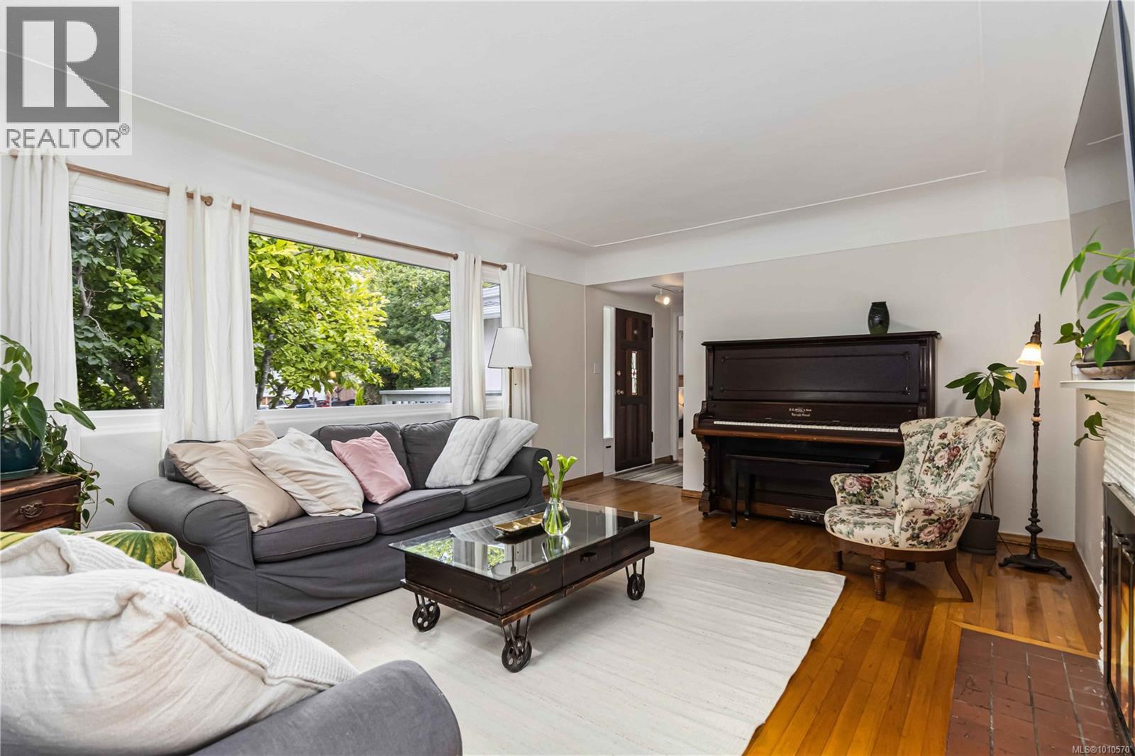 Property at 2607 Forbes St image 2