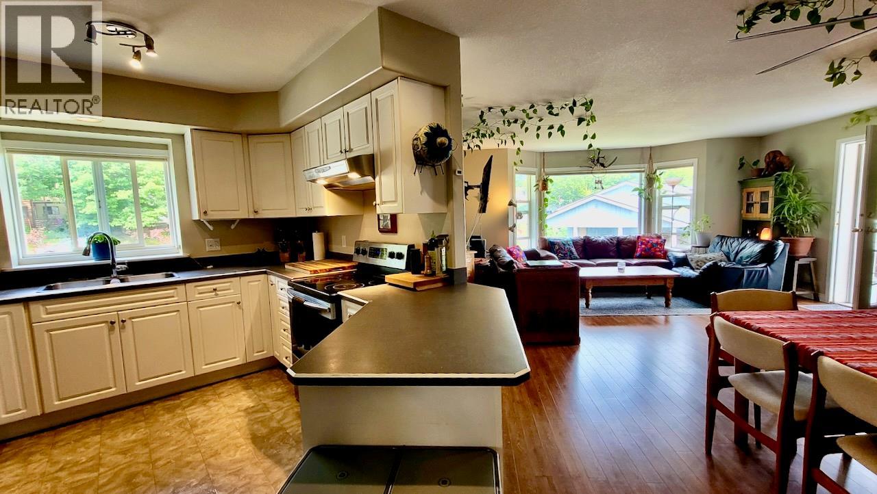 428 Beasley Crescent W, Nelson, British Columbia  V1L 5Y4 - Photo 9 - 10358789