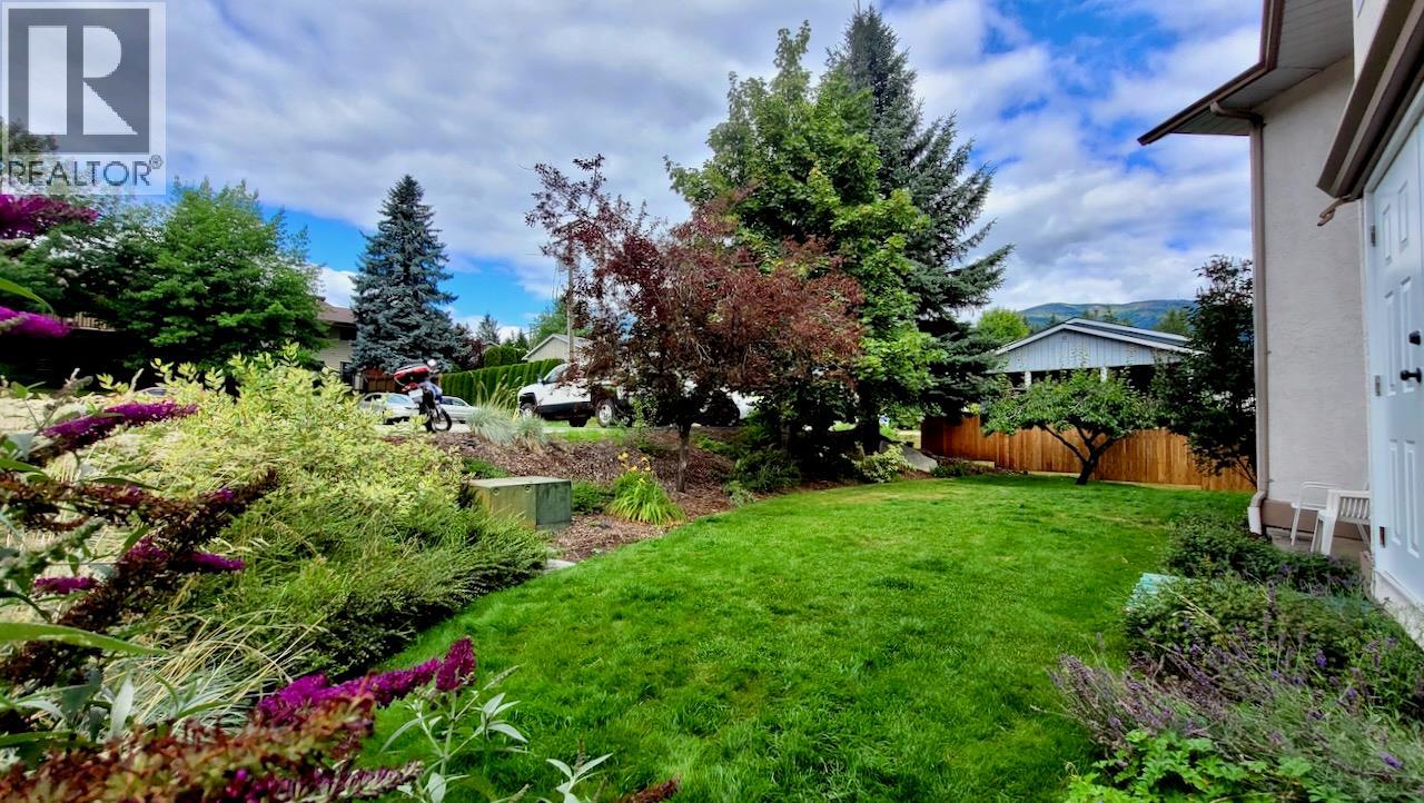 428 Beasley Crescent W, Nelson, British Columbia  V1L 5Y4 - Photo 4 - 10358789