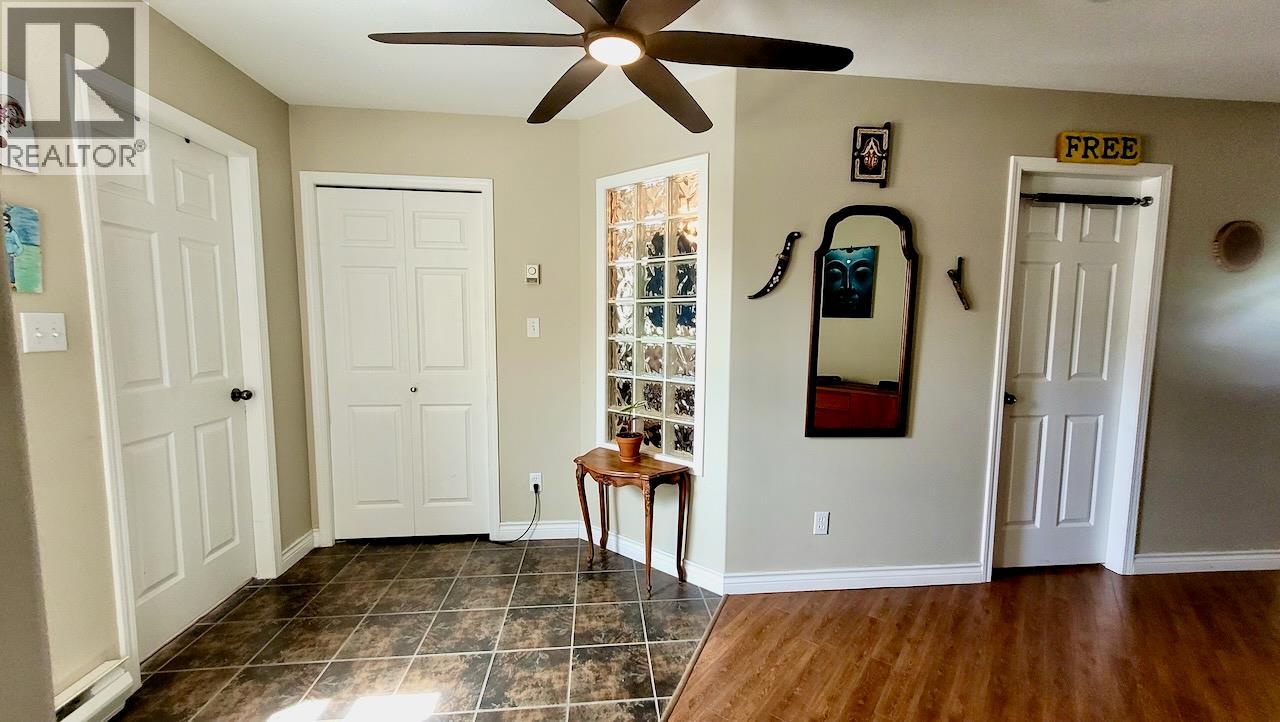 428 Beasley Crescent W, Nelson, British Columbia  V1L 5Y4 - Photo 6 - 10358789