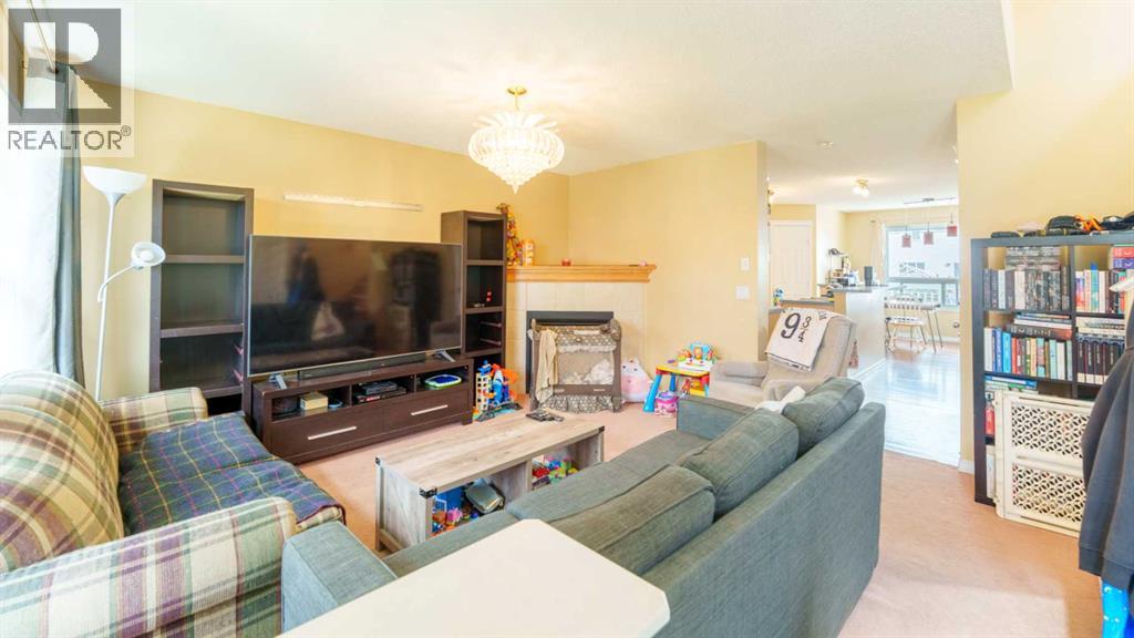 Property at 177 Everglen Way SW image 4