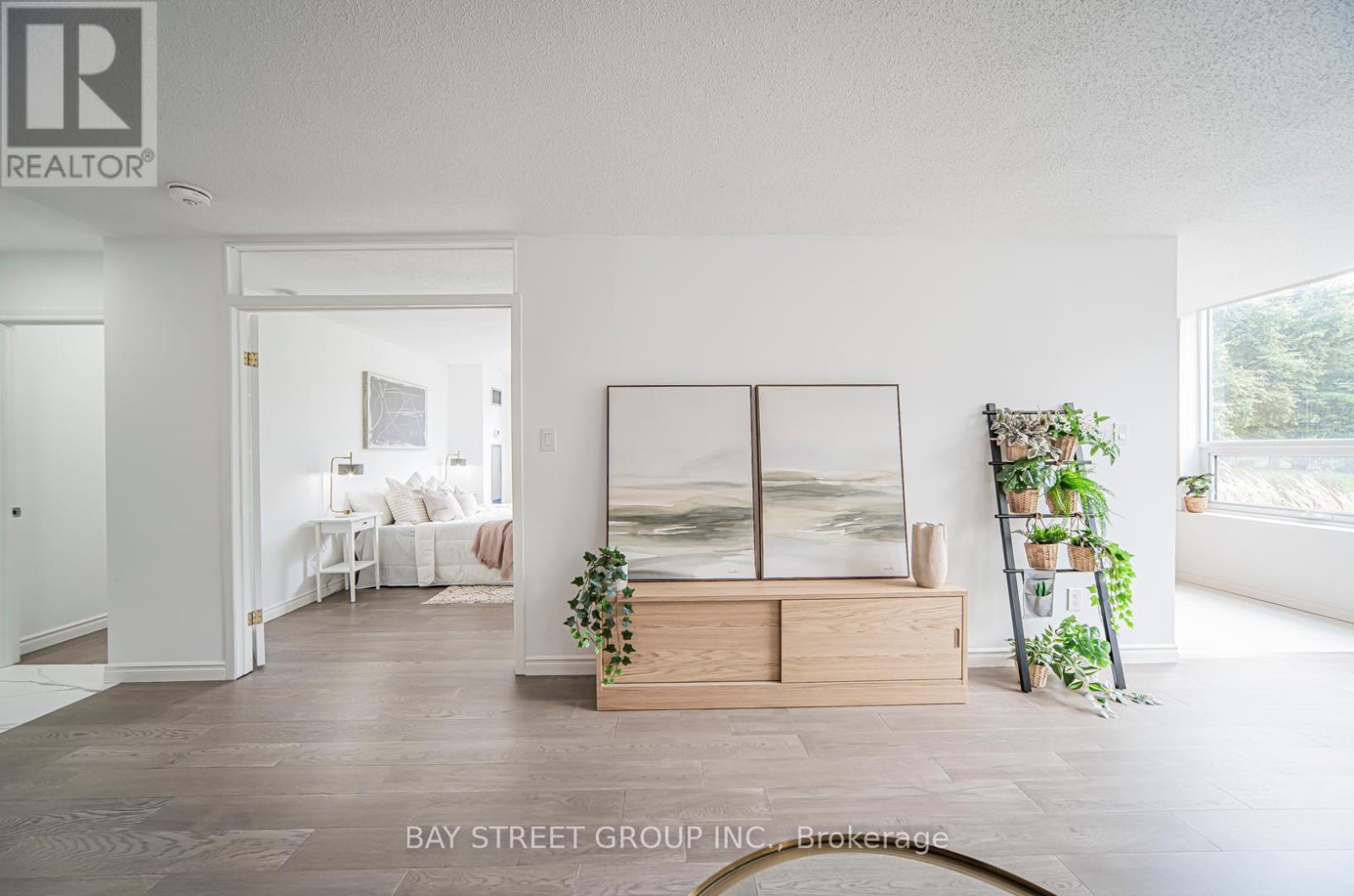 Property at 102 - 326 MAJOR MACKENZIE DRIVE E image 4