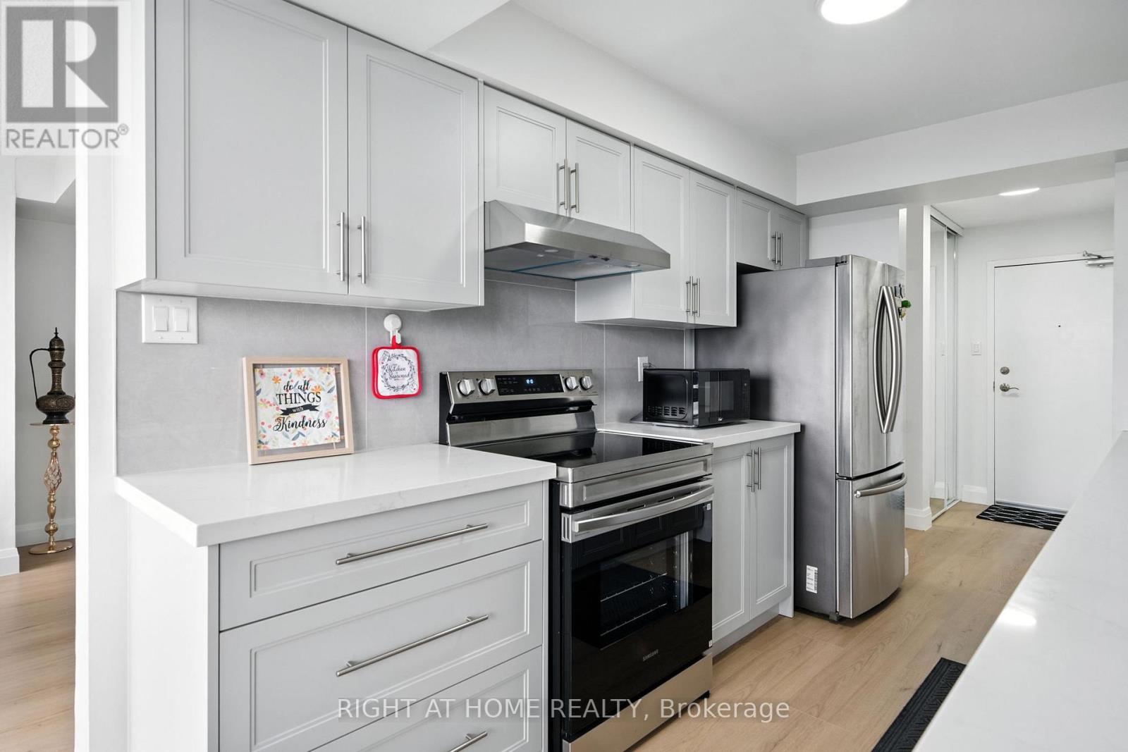 510 - 700 Constellation Drive, Mississauga, Ontario  L5R 3G8 - Photo 12 - W12334802