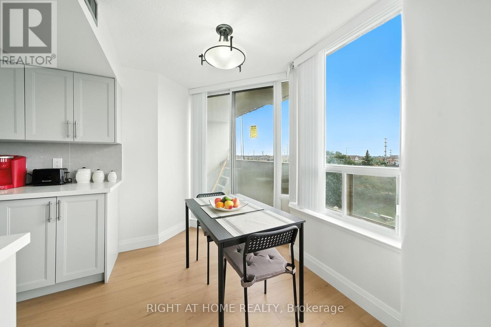 510 - 700 Constellation Drive, Mississauga, Ontario  L5R 3G8 - Photo 14 - W12334802