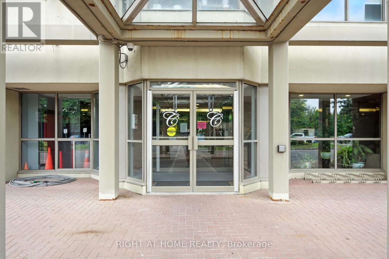 510 - 700 Constellation Drive, Mississauga, Ontario  L5R 3G8 - Photo 3 - W12334802