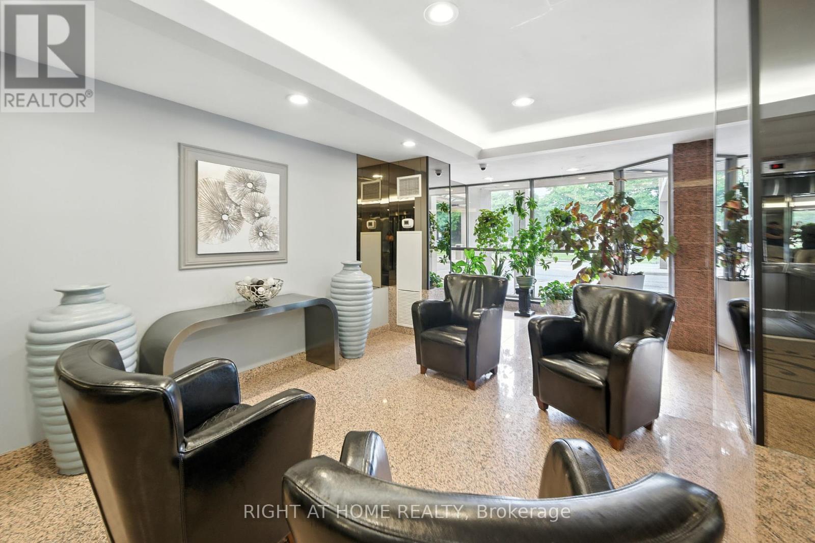 510 - 700 Constellation Drive, Mississauga, Ontario  L5R 3G8 - Photo 6 - W12334802