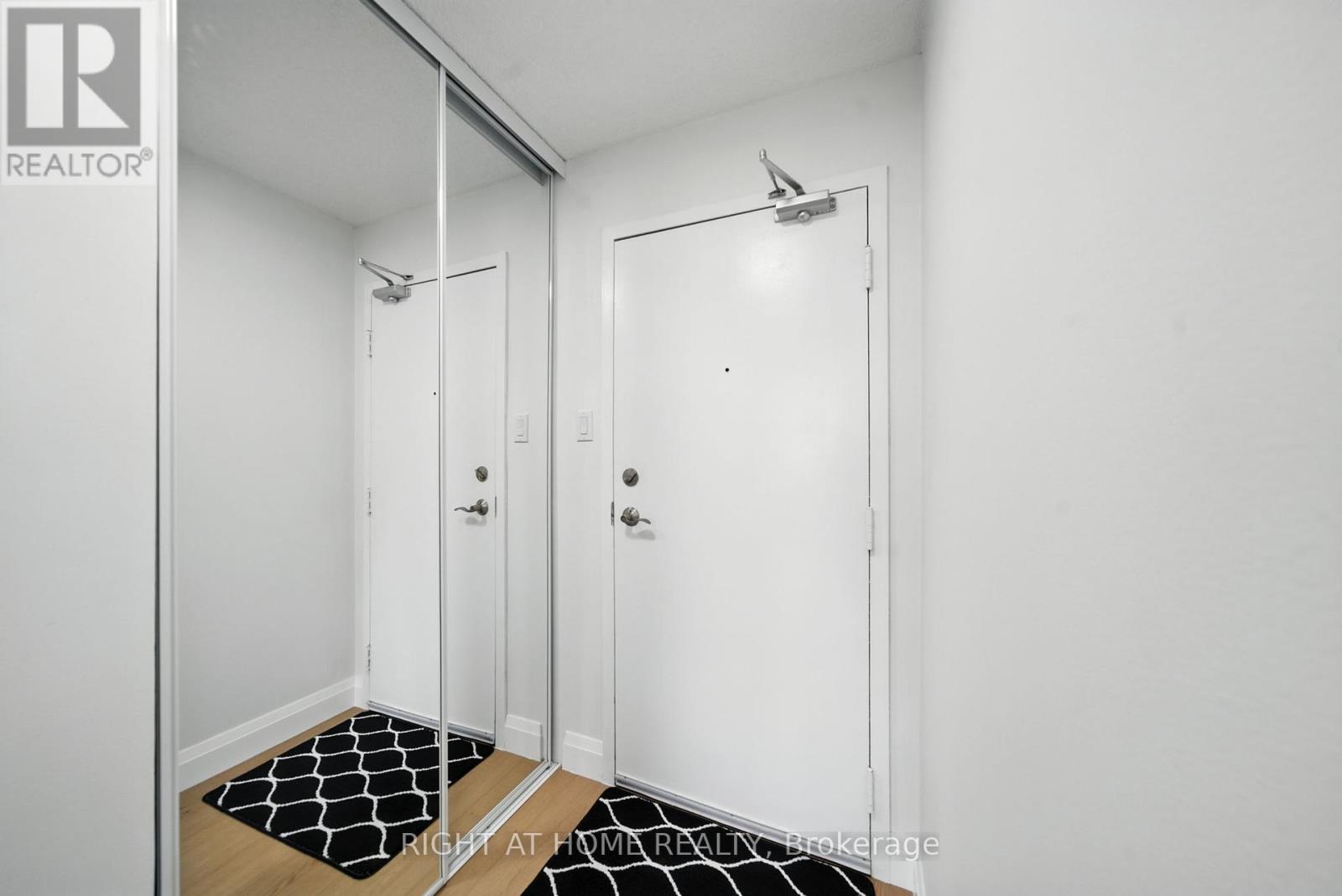 510 - 700 Constellation Drive, Mississauga, Ontario  L5R 3G8 - Photo 8 - W12334802