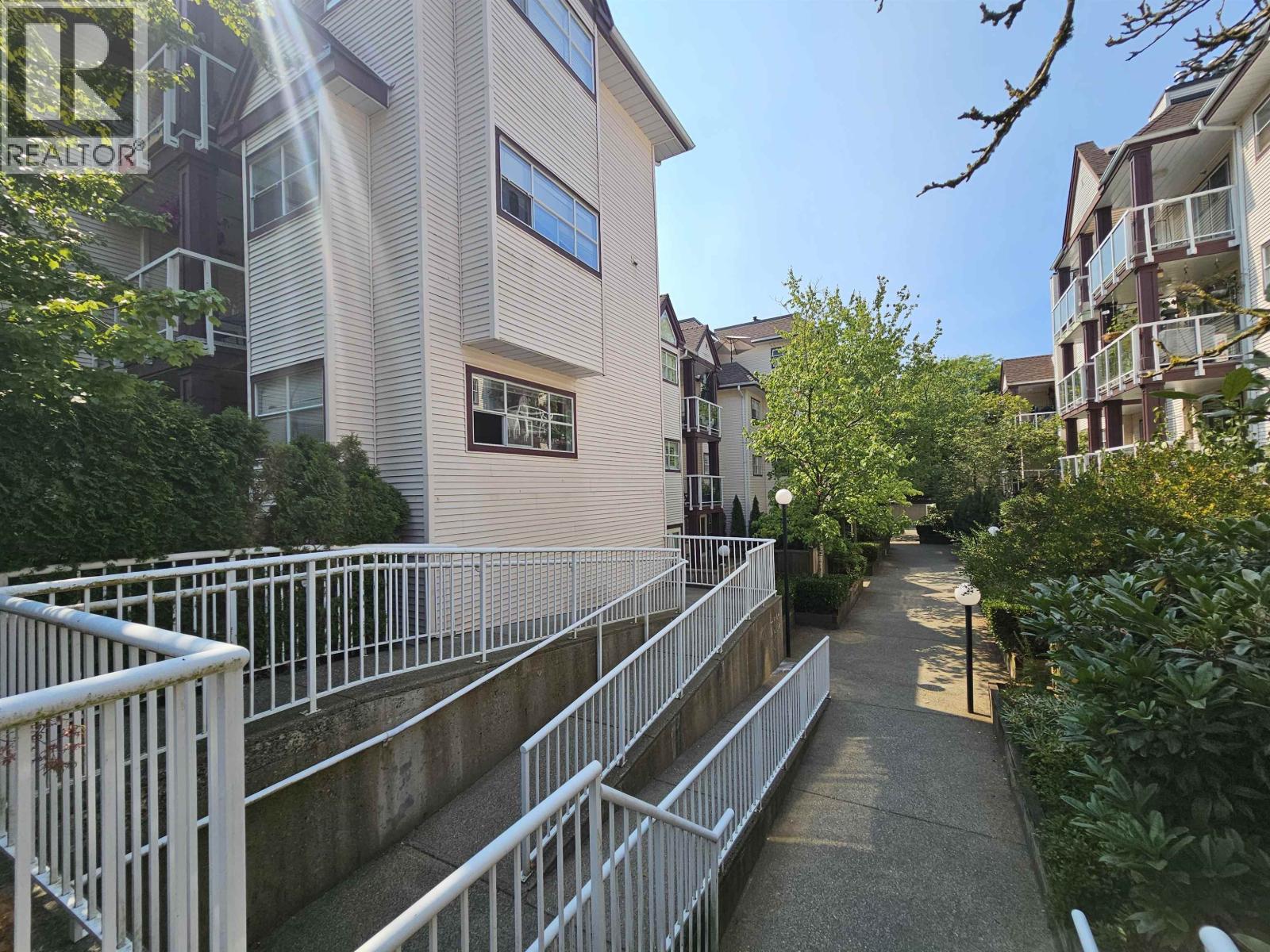 201 3680 Rae Avenue, Vancouver, British Columbia  V5R 2P5 - Photo 2 - R3033210
