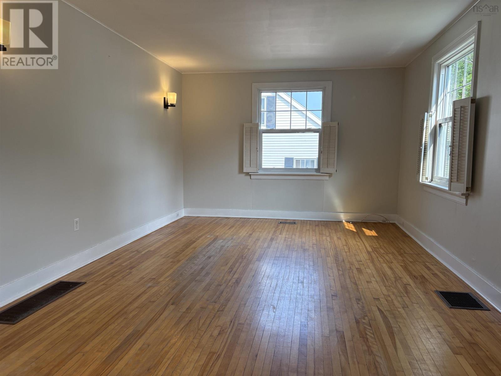 34 Belmont Avenue, Stellarton, Nova Scotia  B0K 1S0 - Photo 11 - 202520156