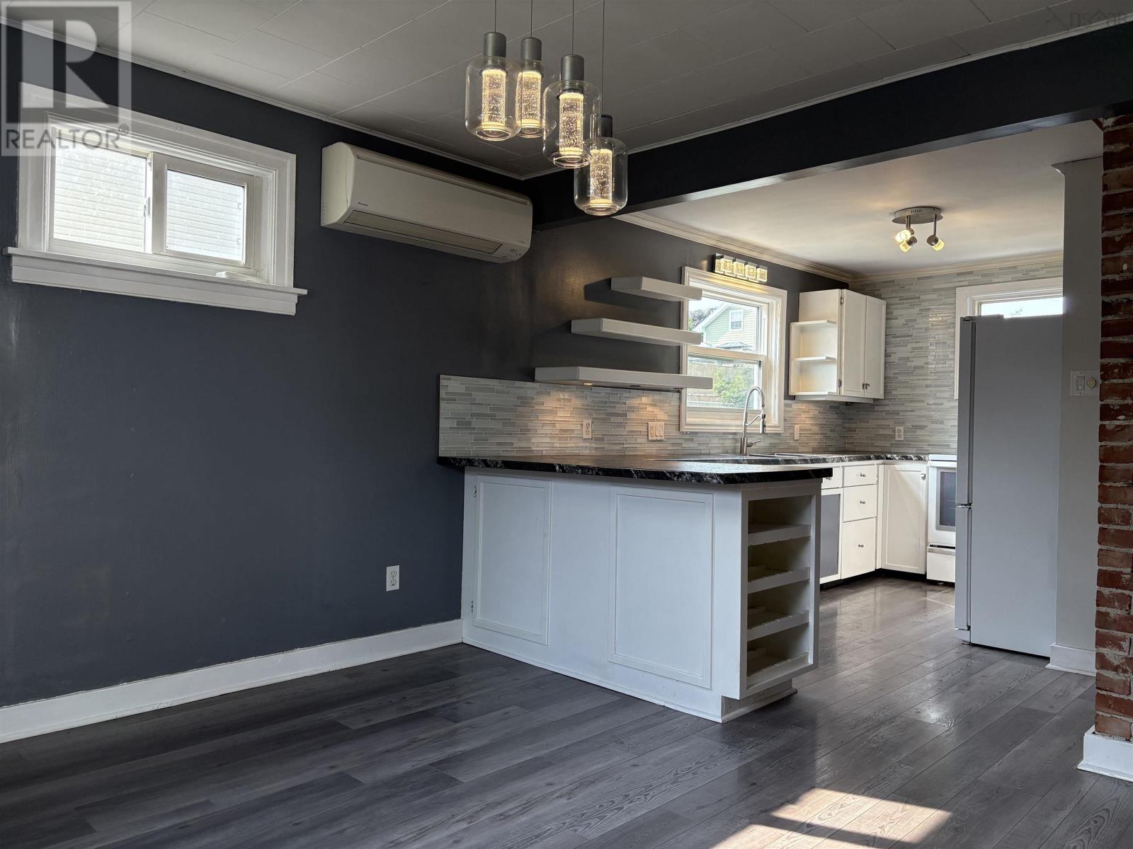 34 Belmont Avenue, Stellarton, Nova Scotia  B0K 1S0 - Photo 9 - 202520156