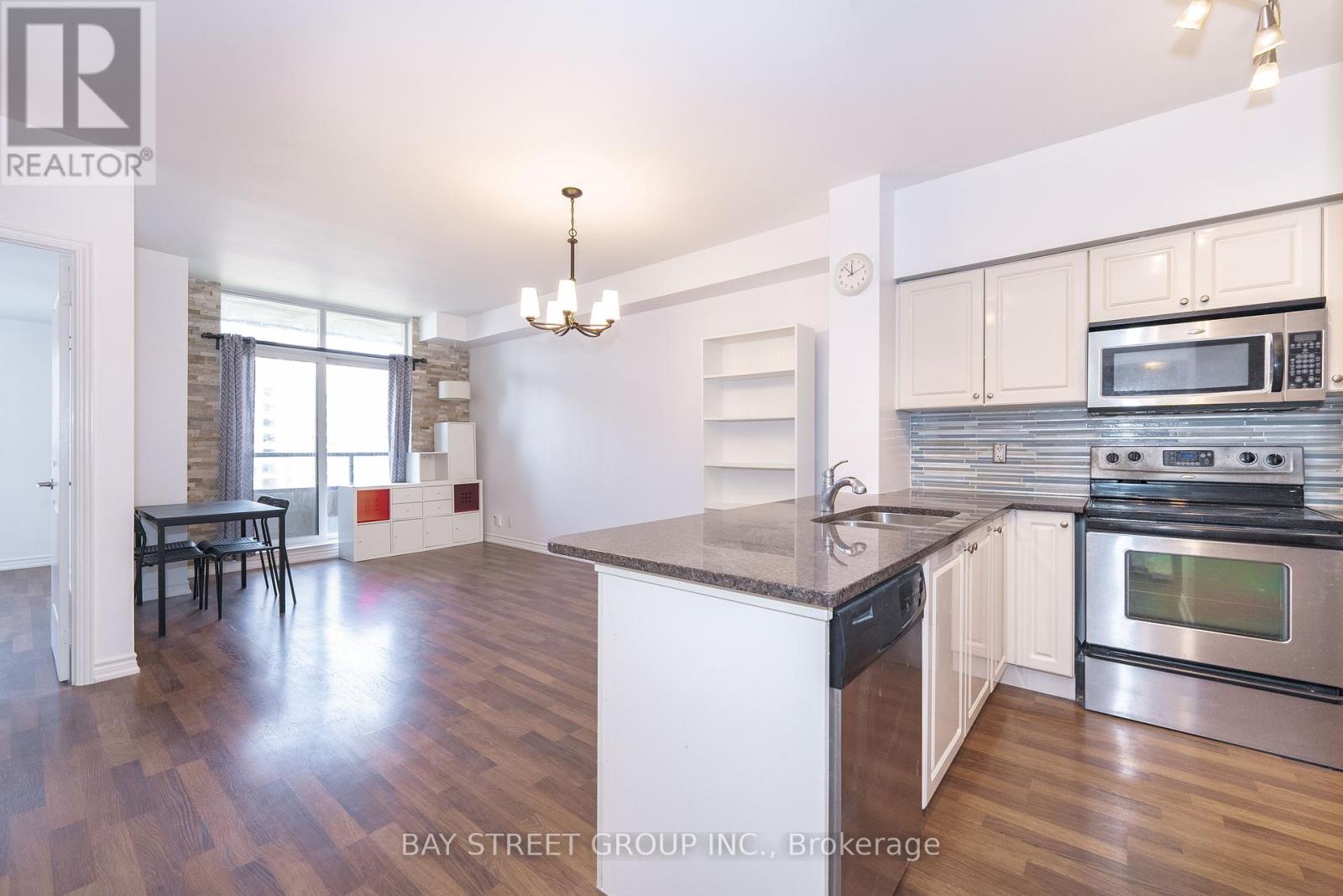 Property at 1406 - 9225 JANE STREET image 5