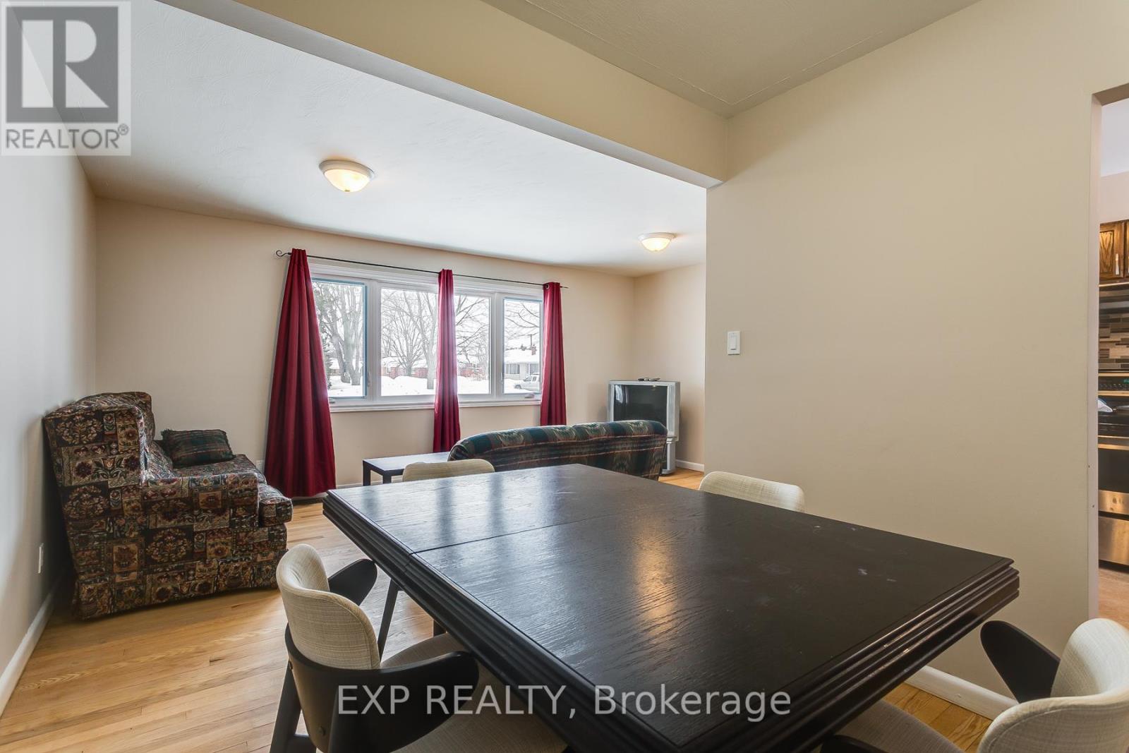 655 Gardenvale Road W, Ottawa, Ontario  K1K 1E3 - Photo 10 - X12334843