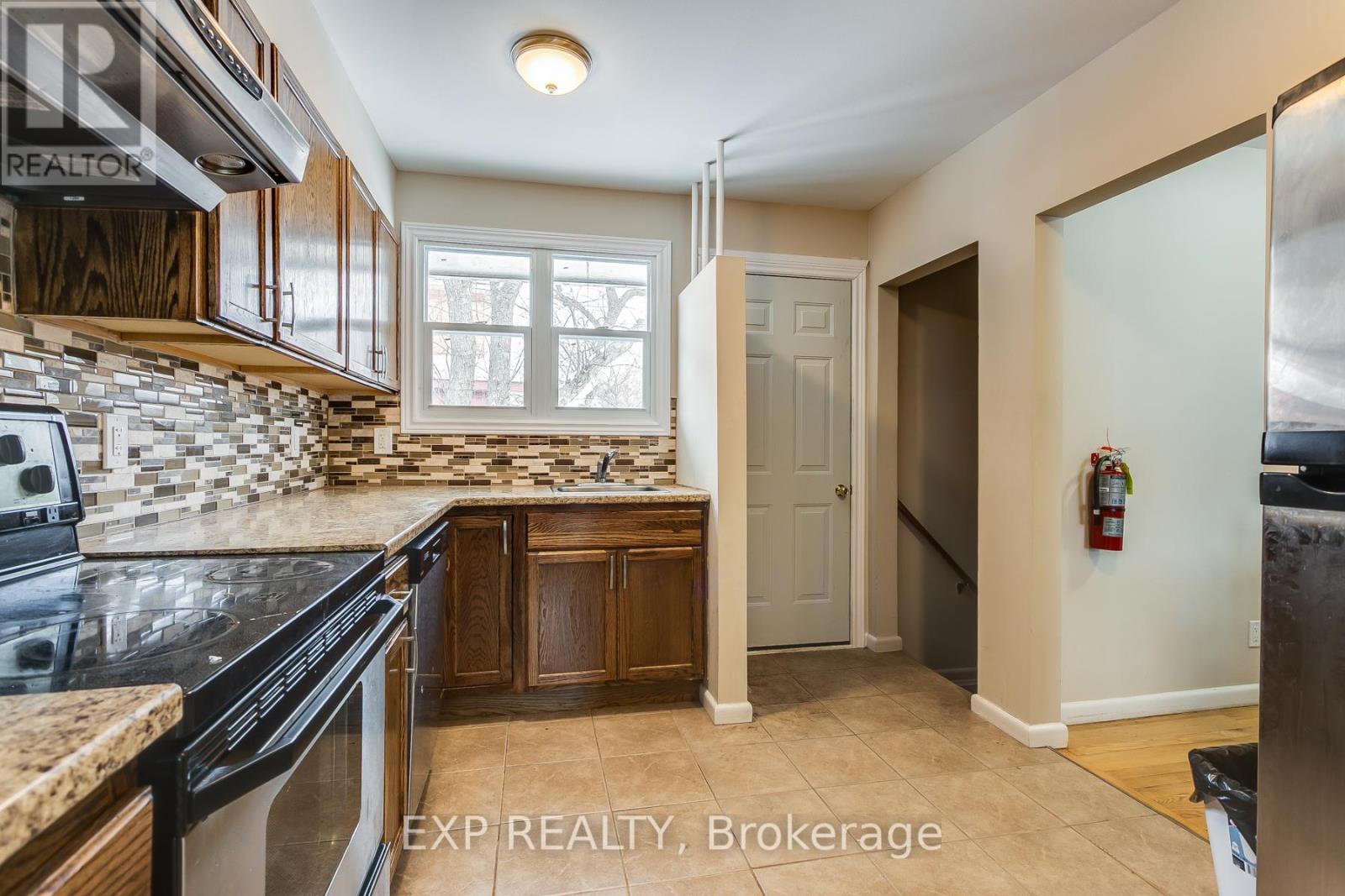 Property at 655 GARDENVALE ROAD W image 5