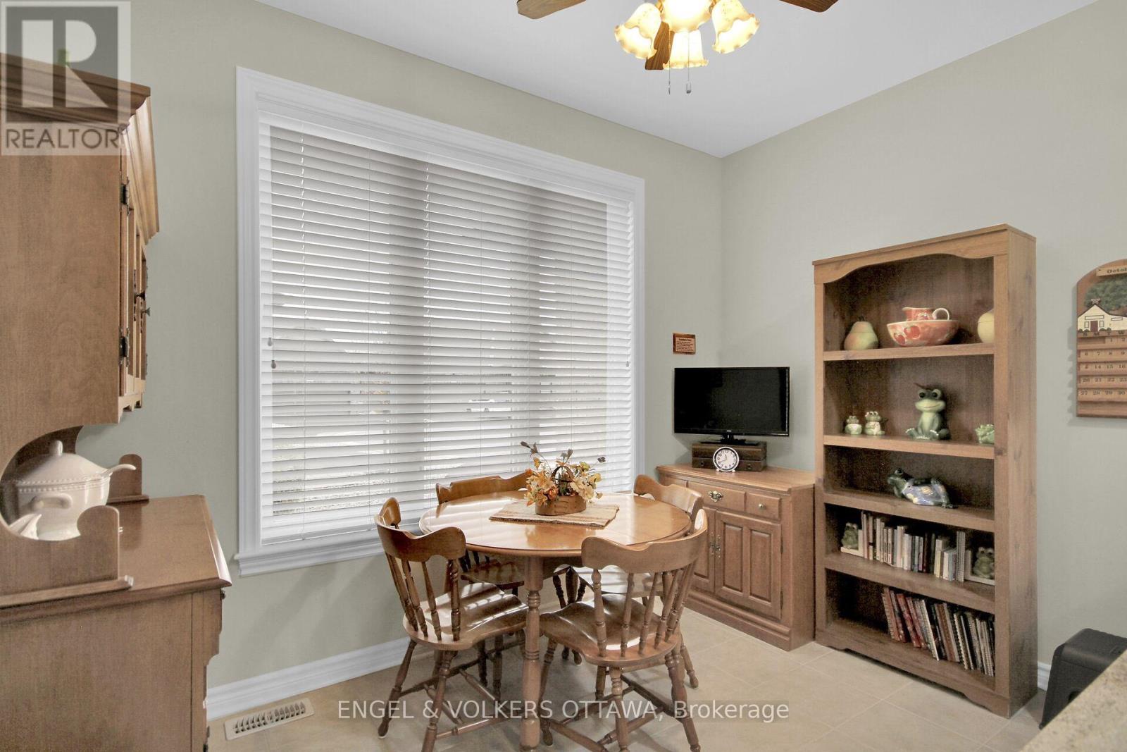 103 Magnolia Way E, North Grenville, Ontario  K0G 1J0 - Photo 14 - X12334858
