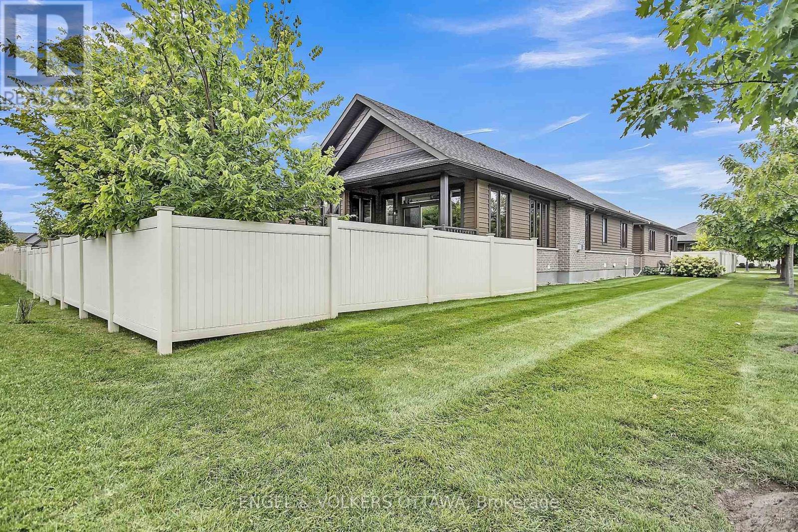 103 Magnolia Way E, North Grenville, Ontario  K0G 1J0 - Photo 27 - X12334858