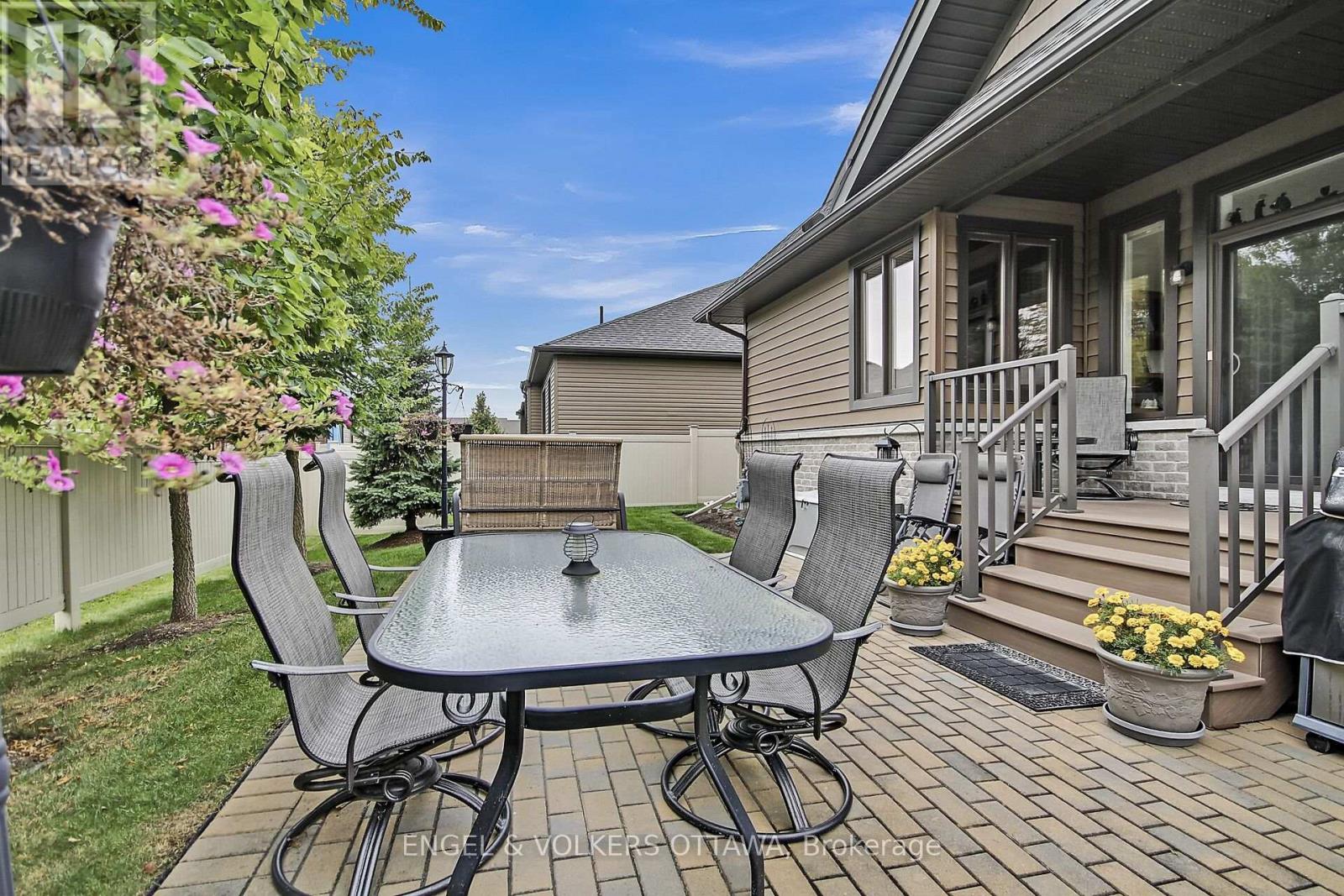 103 Magnolia Way E, North Grenville, Ontario  K0G 1J0 - Photo 30 - X12334858