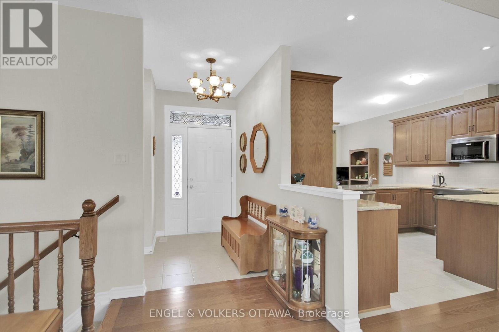 103 Magnolia Way E, North Grenville, Ontario  K0G 1J0 - Photo 4 - X12334858