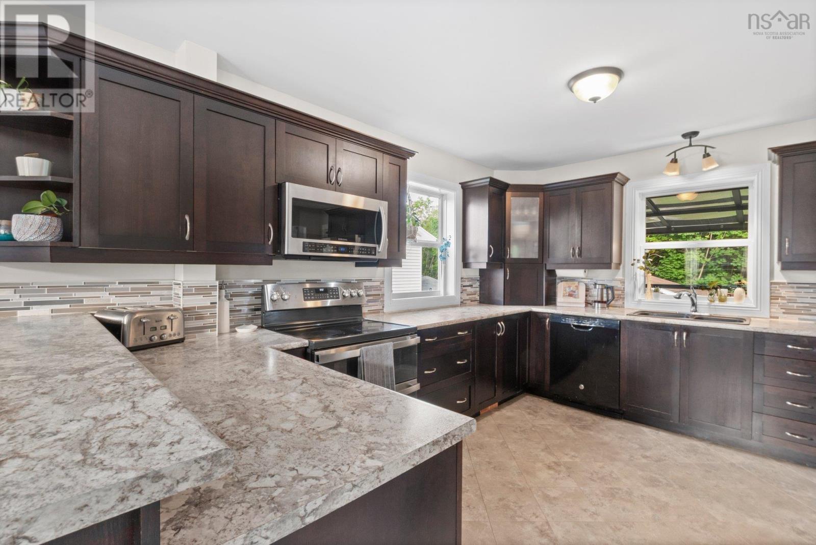 11 Heather Street, Spryfield, Nova Scotia  B3R 1M3 - Photo 12 - 202516638