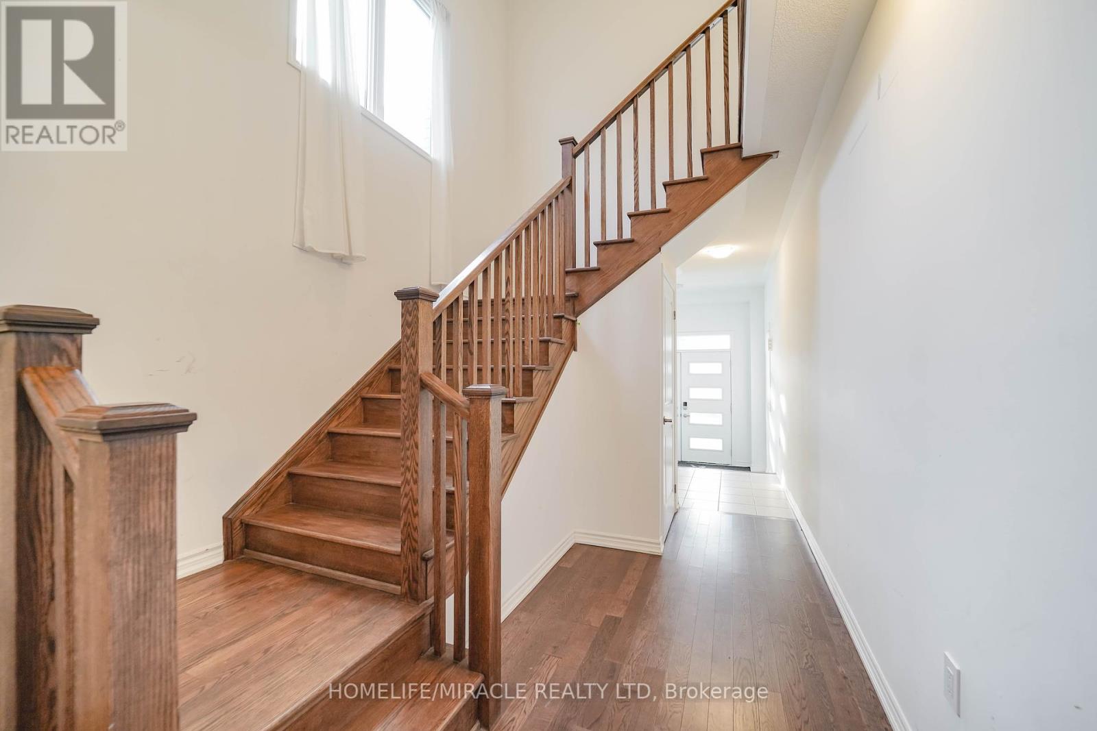 Property at 2823 FOXDEN SQUARE image 4