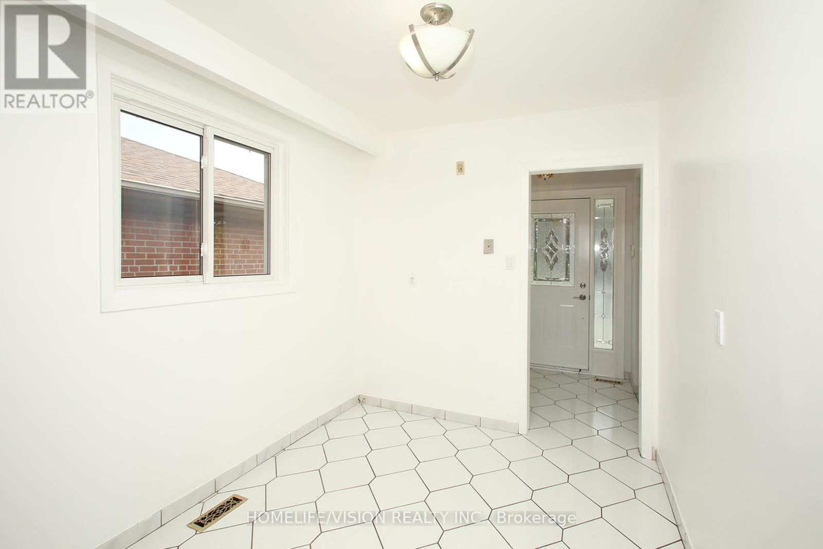 64 Orangewood Crescent, Toronto, Ontario  M1W 1C7 - Photo 11 - E12334885