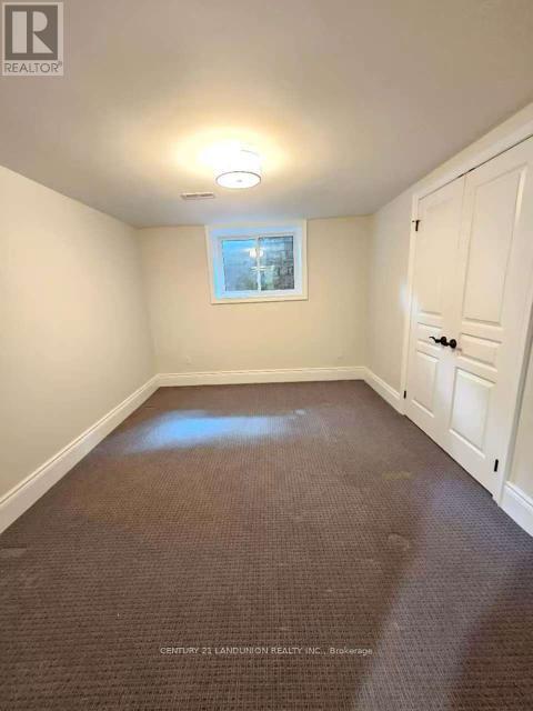 96 Irma Court, Hamilton, Ontario  L9G 1K7 - Photo 31 - X12334861