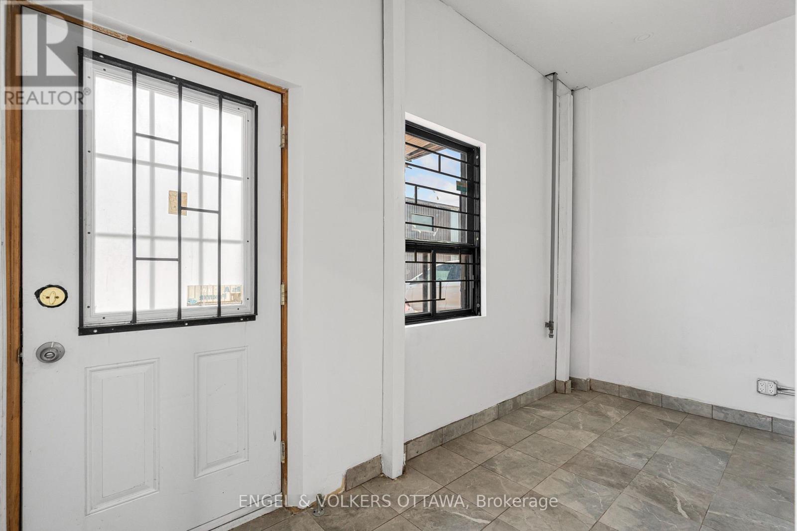 3 - 2350 Stevenage Drive, Ottawa, Ontario  K1G 3W3 - Photo 5 - X12334909