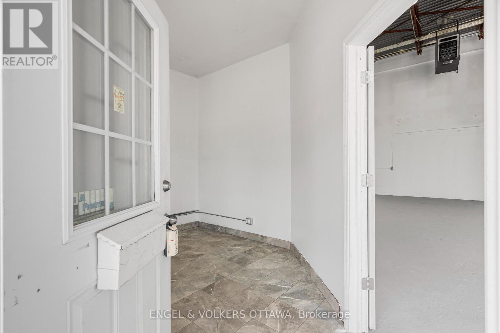 3 - 2350 Stevenage Drive, Ottawa, Ontario  K1G 3W3 - Photo 6 - X12334909