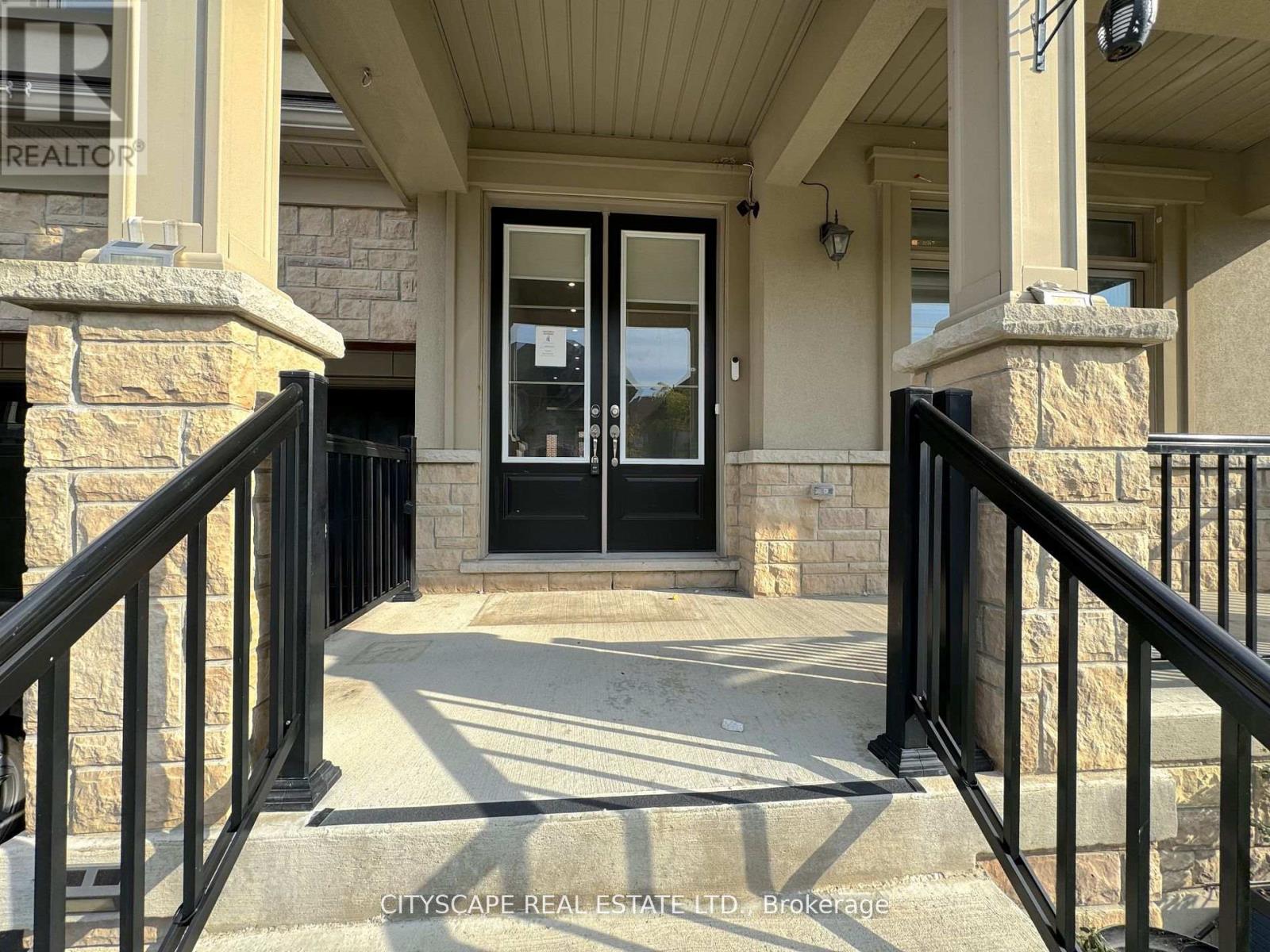 Property at 7 AVATAR CRESCENT image 3