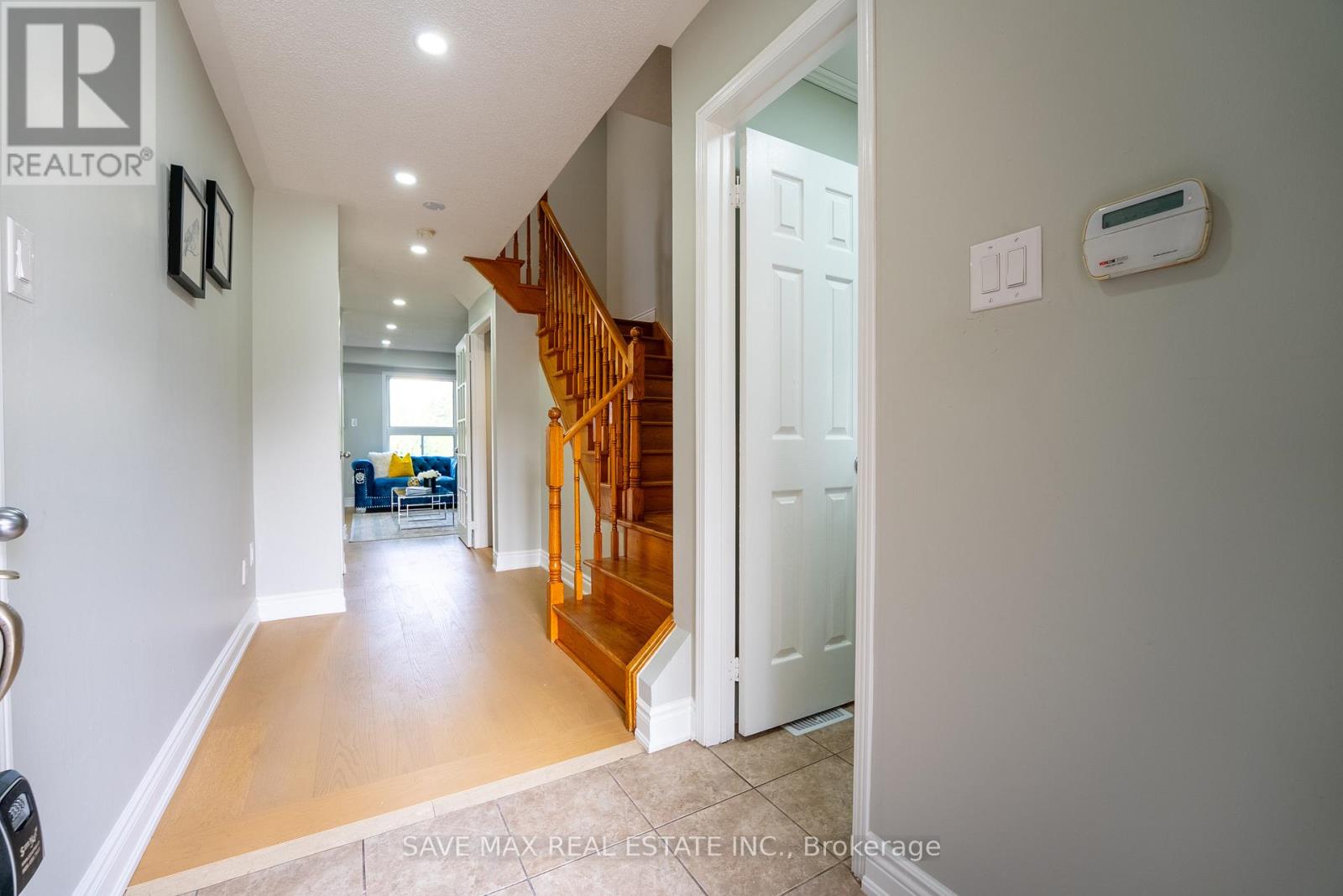 Property at 33 HEATHWOOD DRIVE image 5