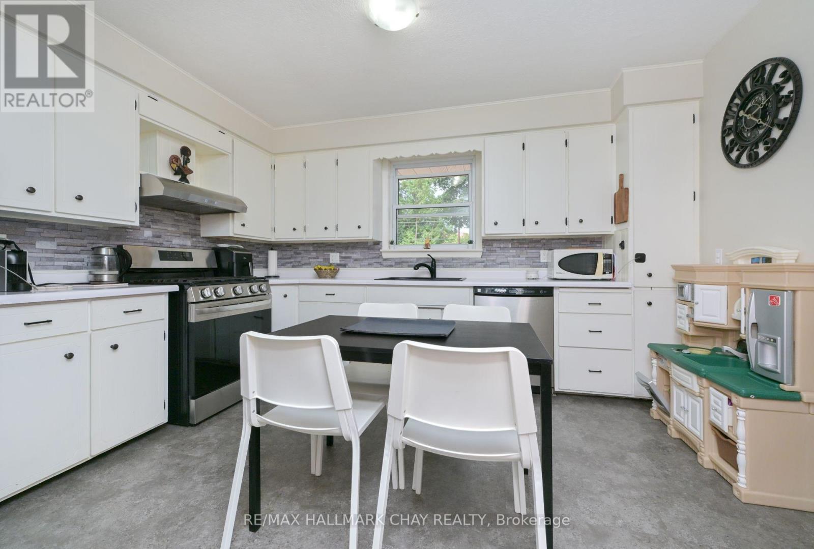 Property at 8 DONER STREET image 5