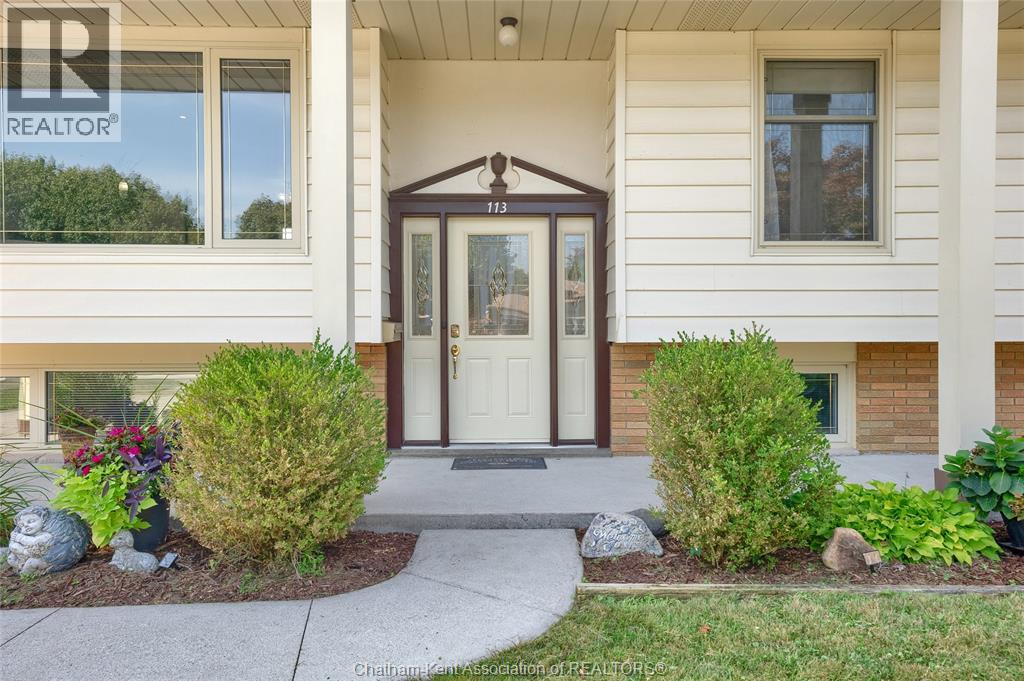 Property at 113 Glengarry CRESCENT image 4