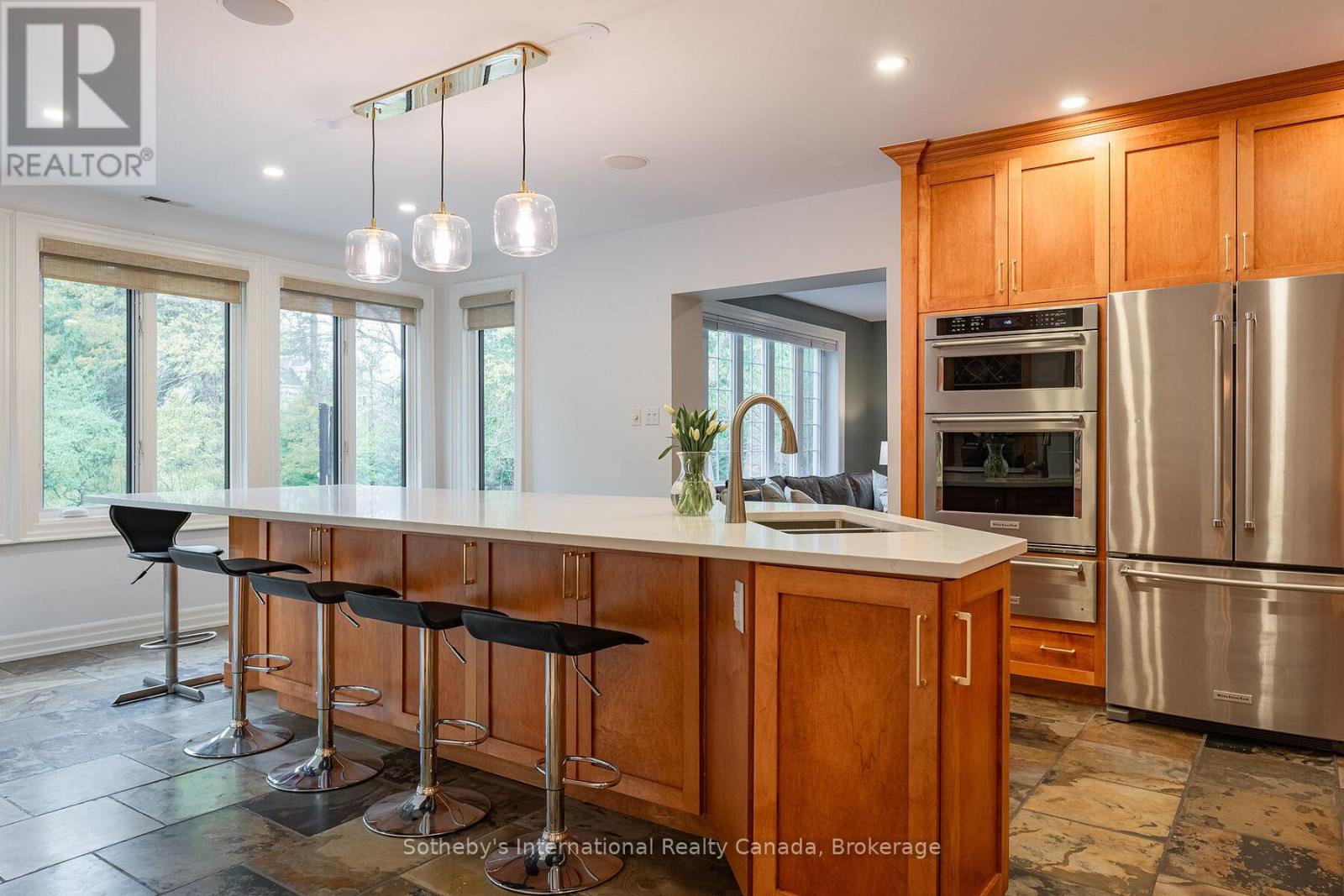 130 Blyth Crescent, Oakville, Ontario  L6J 5H6 - Photo 13 - W12334945