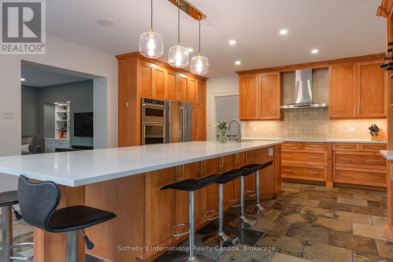 130 Blyth Crescent, Oakville, Ontario  L6J 5H6 - Photo 15 - W12334945