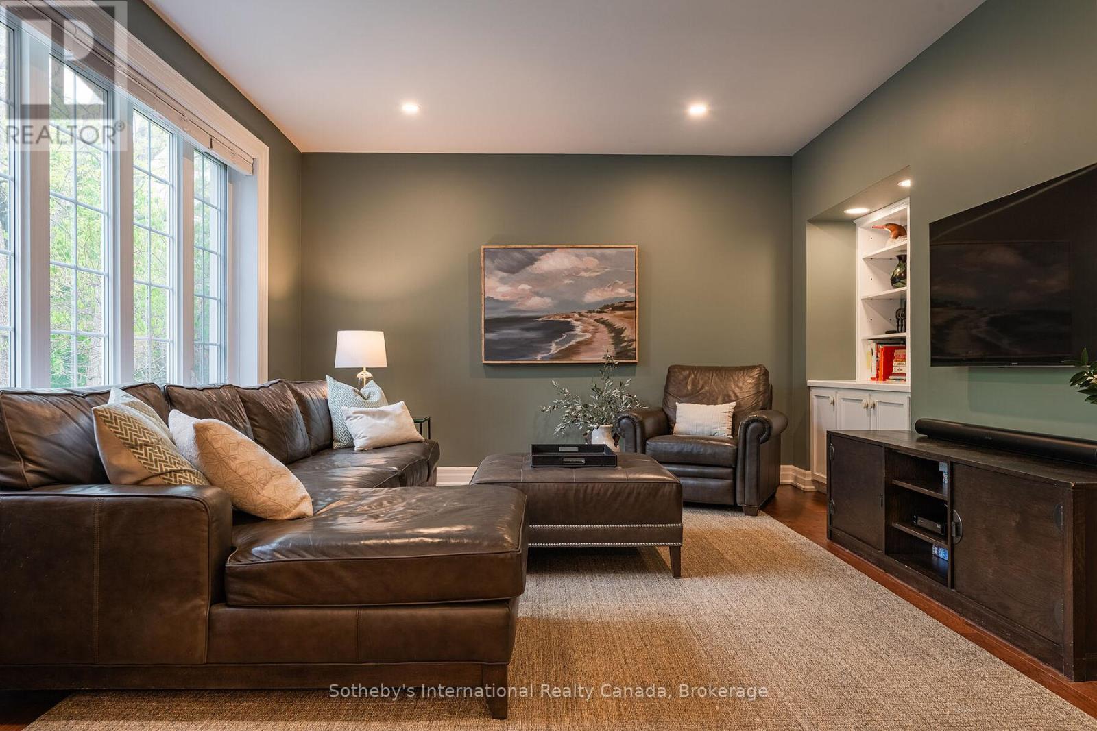 130 Blyth Crescent, Oakville, Ontario  L6J 5H6 - Photo 18 - W12334945