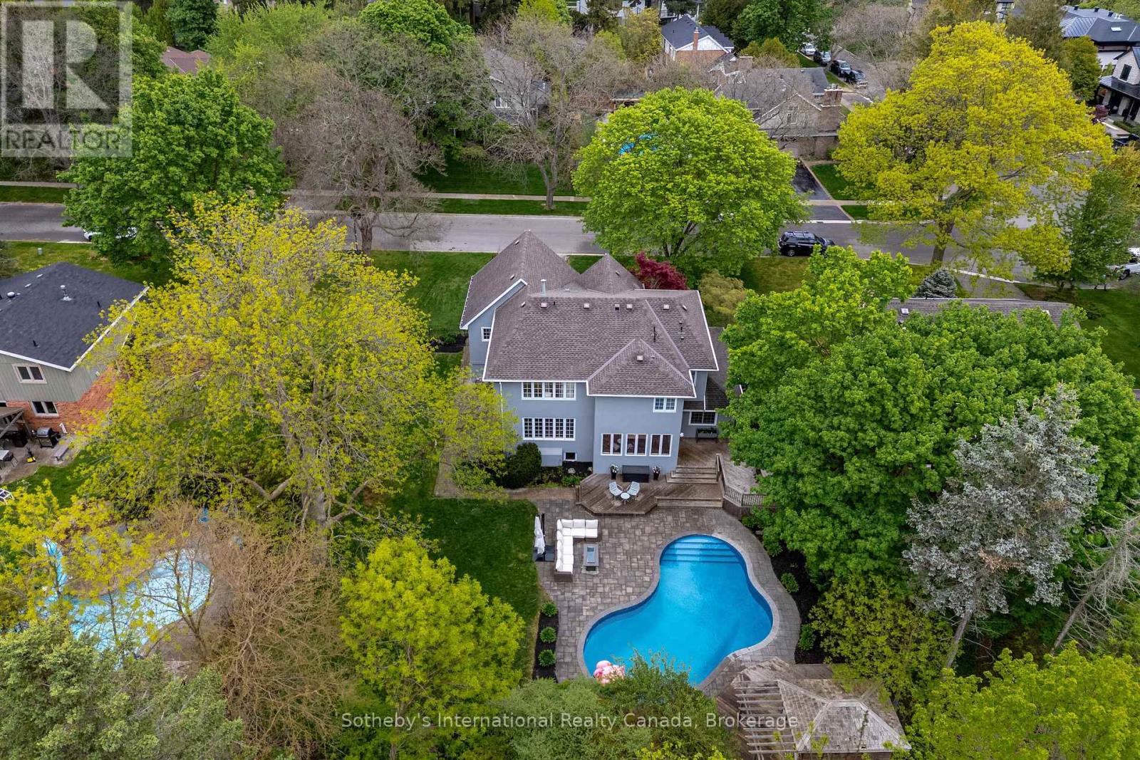 130 Blyth Crescent, Oakville, Ontario  L6J 5H6 - Photo 2 - W12334945