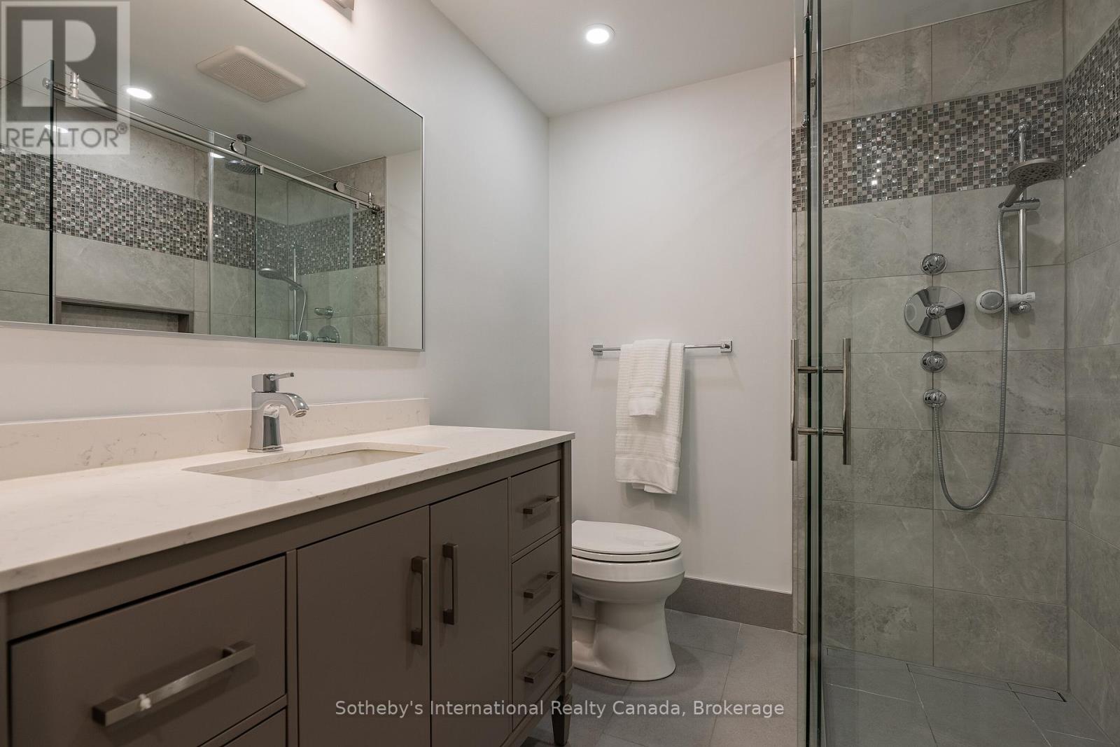 130 Blyth Crescent, Oakville, Ontario  L6J 5H6 - Photo 33 - W12334945
