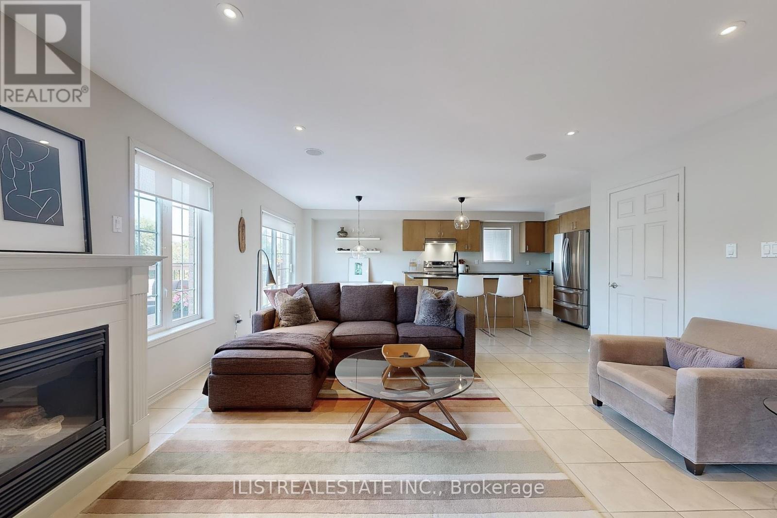 Property at 50 MOYNAHAN CRESCENT image 5