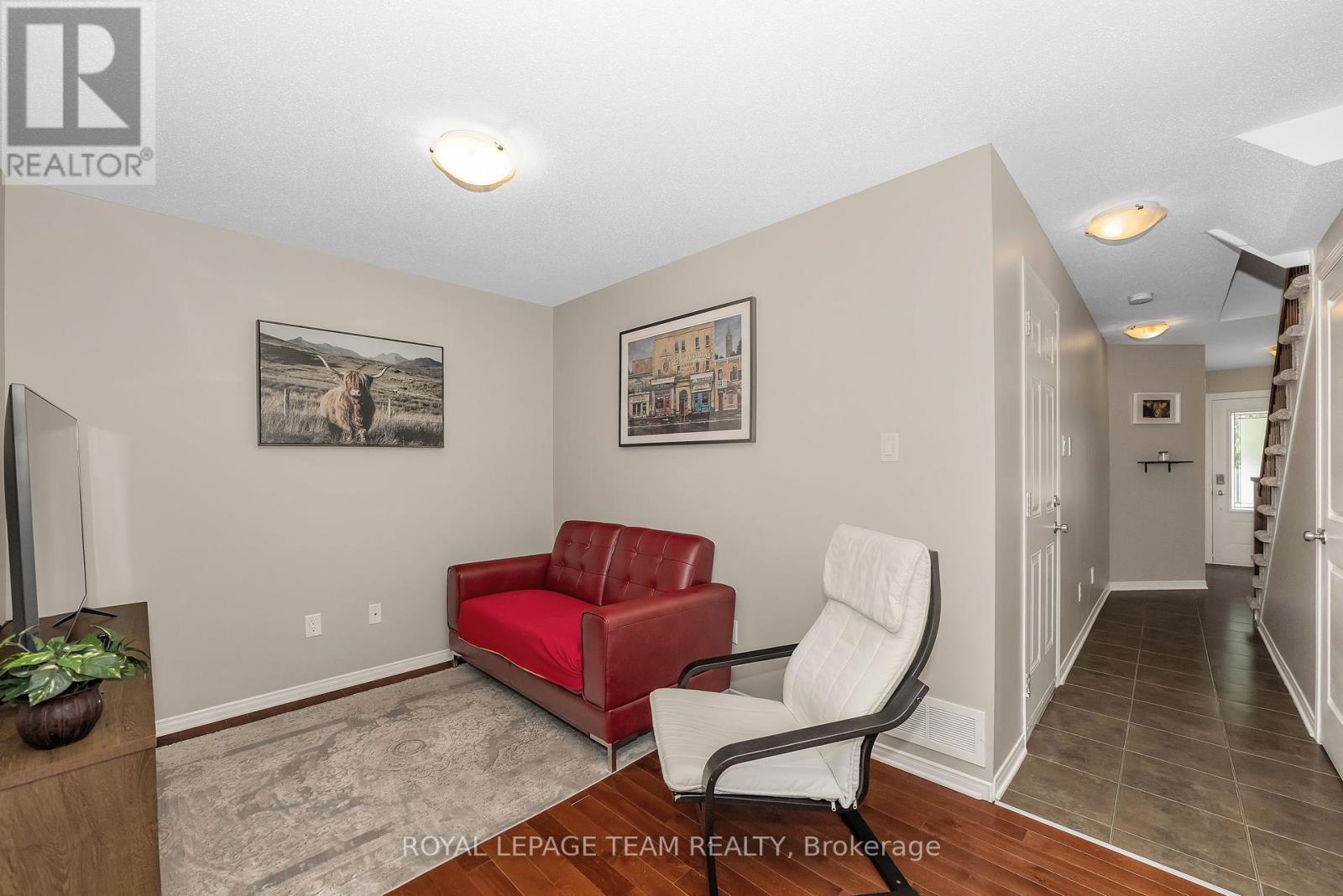 Property at 64 SONGBIRD PRIVATE image 5