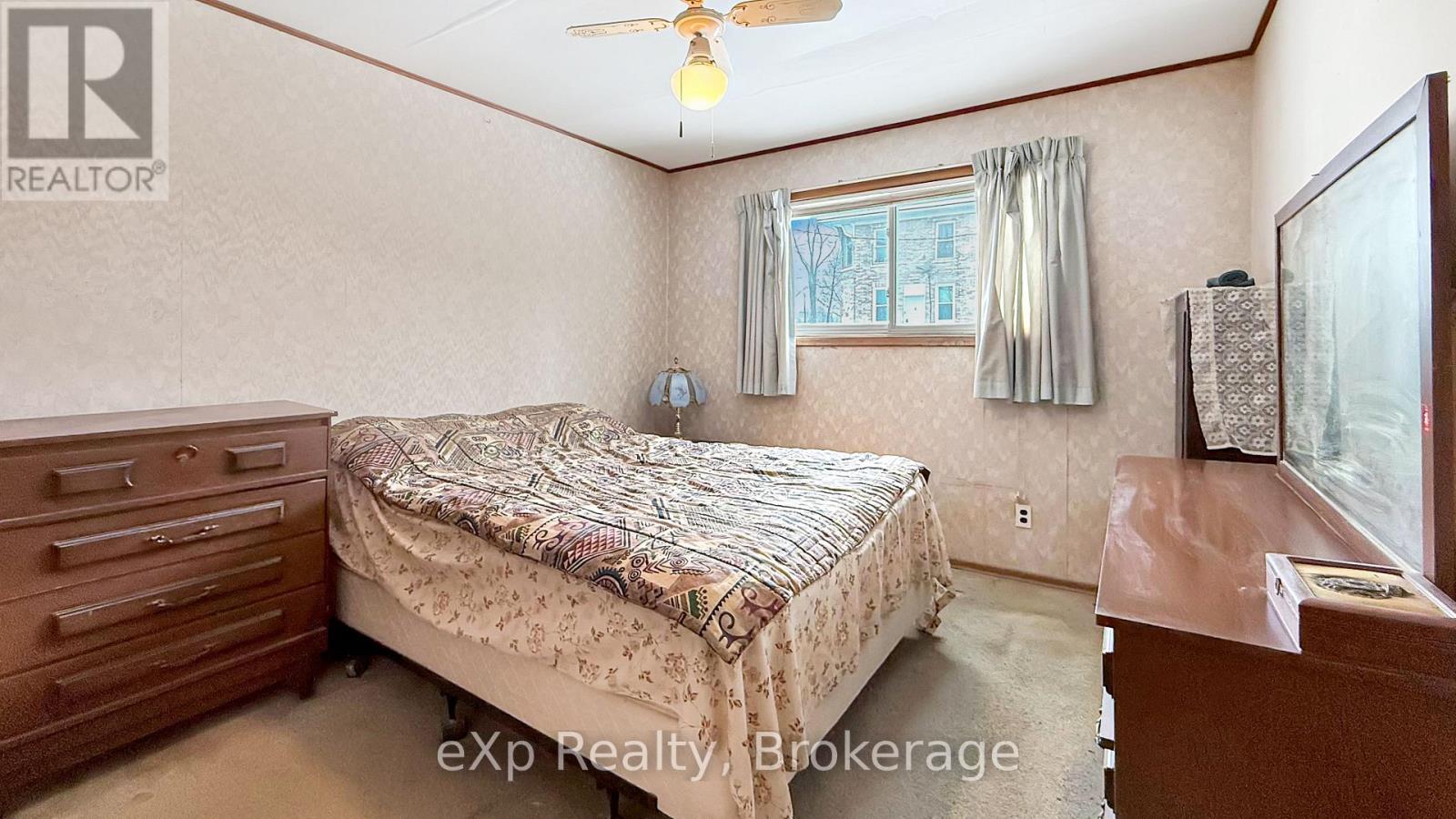 815 Albert Street E, West Grey, Ontario  N0G 1C0 - Photo 14 - X12048412