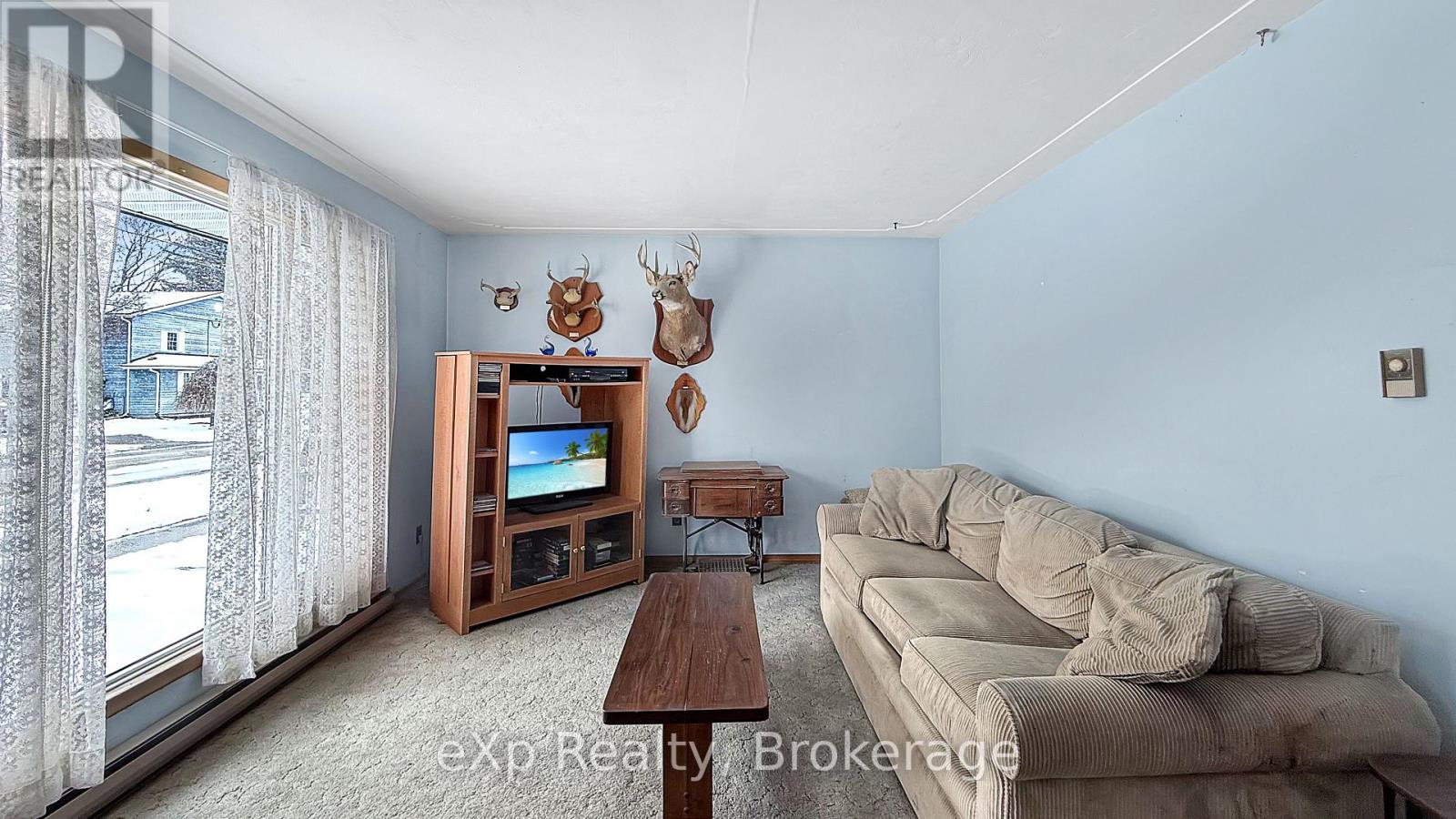 815 Albert Street E, West Grey, Ontario  N0G 1C0 - Photo 8 - X12048412