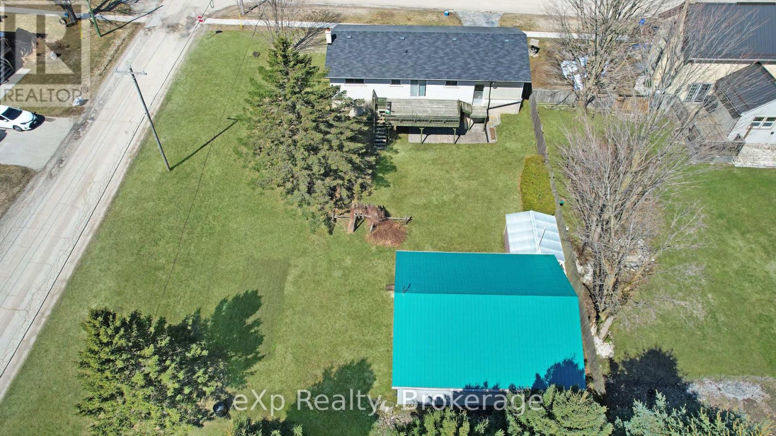 815 Albert Street E, West Grey, Ontario  N0G 1C0 - Photo 3 - X12048412